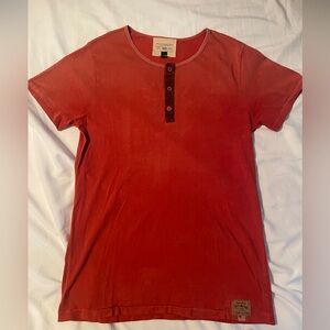 Men’s Large Dr. Collector’s T-shirt with three buttons.